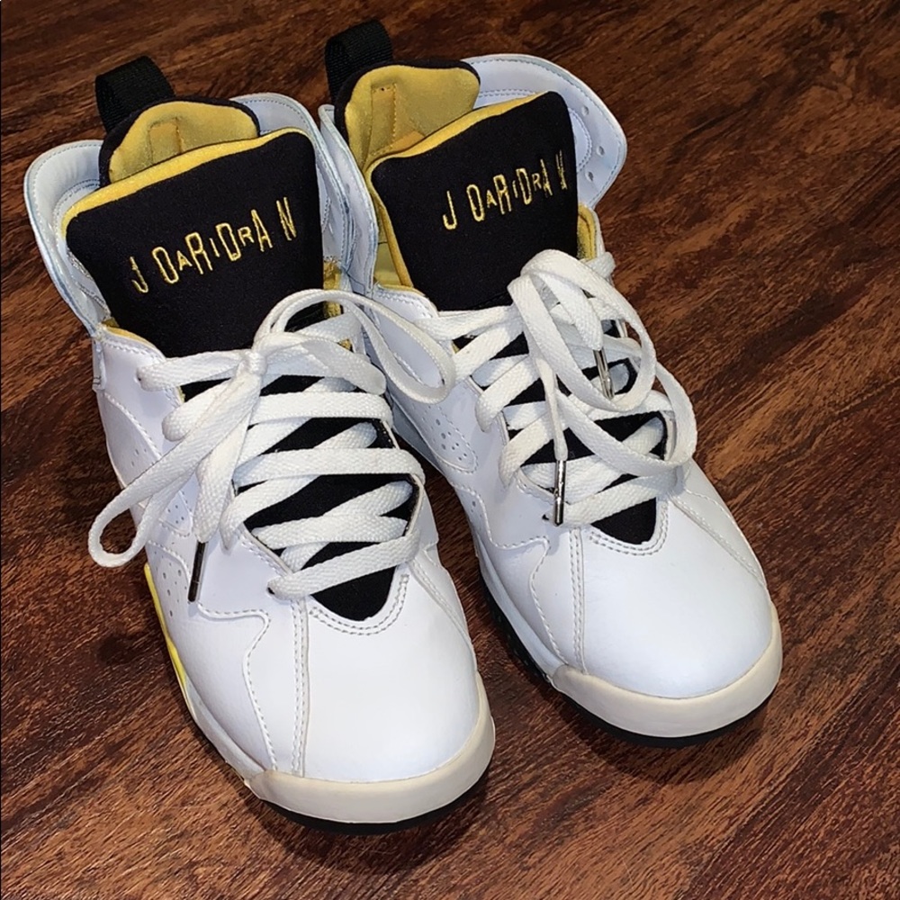 AIR JORDAN 7 RETRO WHITE/VARSITY MAIZE